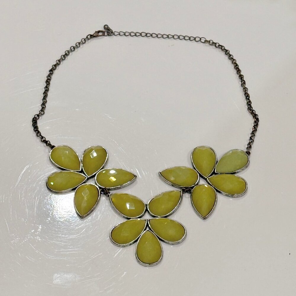 LIME GREEN YELLOW BIB FASHION NECKLACE - Picture 2 of 3